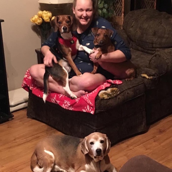 Hi! I’m Sarah. Colors, sparkles, and Betsey Johnson make life happy! - Picture 7 of 12